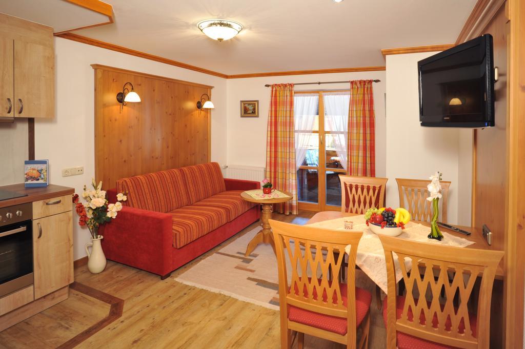 Pension Breitenlohner Hotel ไรท์อิมวิงเคอ ภายนอก รูปภาพ